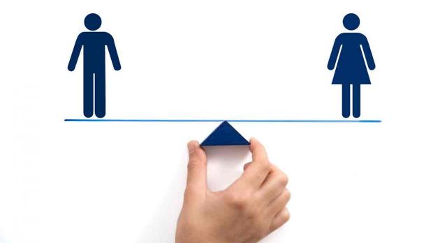 Igualdad de género; Administración general del Estado. Siluetas de un hombre y una mujer en un balancín a la misma altura